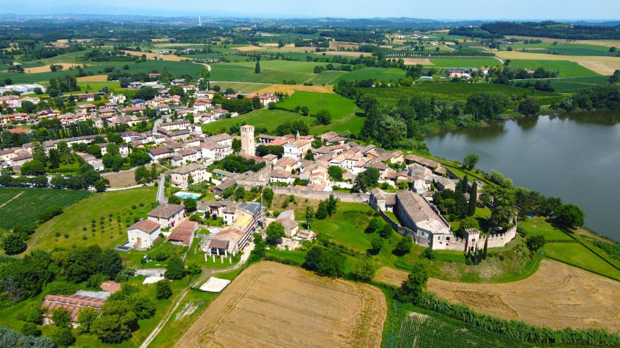 شقة La Dimora Nel Castello Castellaro  المظهر الخارجي الصورة